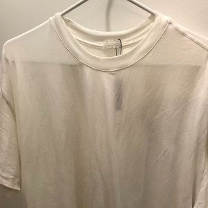 NWT SKIMS Boyfriend T-shirt (color- marble)